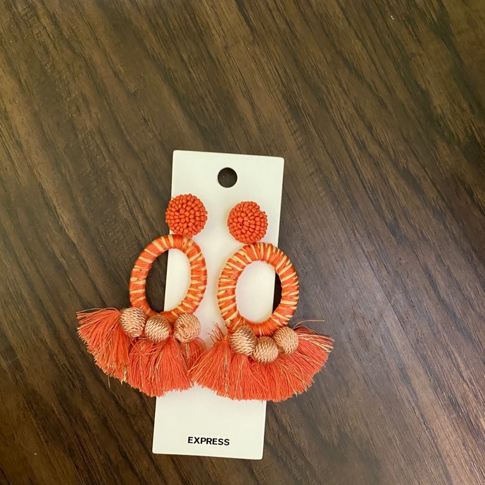 Express beautiful earring - Picture 3 of 5